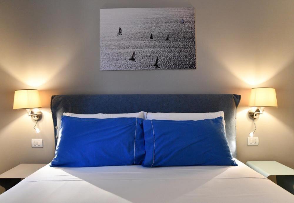Il Picchio Di Chiaia Hotell Neapel Exteriör bild
